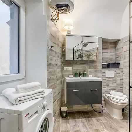 Casa Di Lilo Sanremo Historic Center Apartment | Sleeps 4 | A/C - Happy Rentals Διαμέρισμα