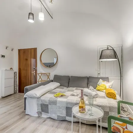 Casa Di Lilo Sanremo Historic Center Apartment | Sleeps 4 | A/C - Happy Rentals Διαμέρισμα