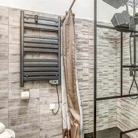 Casa Di Lilo Sanremo Historic Center Apartment | Sleeps 4 | A/C - Happy Rentals *