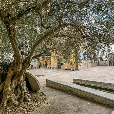 Casa Di Lilo Sanremo Historic Center Apartment | Sleeps 4 | A/C - Happy Rentals Σαν Ρέμο