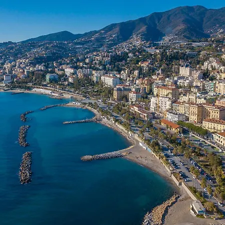 Casa Di Lilo Sanremo Historic Center Apartment | Sleeps 4 | A/C - Happy Rentals Διαμέρισμα *